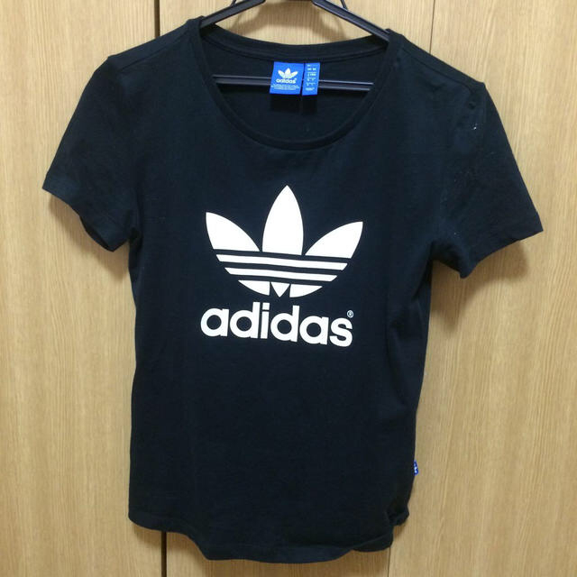 adidas(アディダス)のadidas❤︎ロゴTシャツ レディースのトップス(Tシャツ(半袖/袖なし))の商品写真