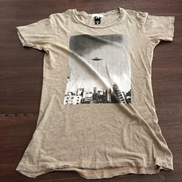 KBF(ケービーエフ)のKBF切りっぱなしTシャツ レディースのトップス(Tシャツ(半袖/袖なし))の商品写真