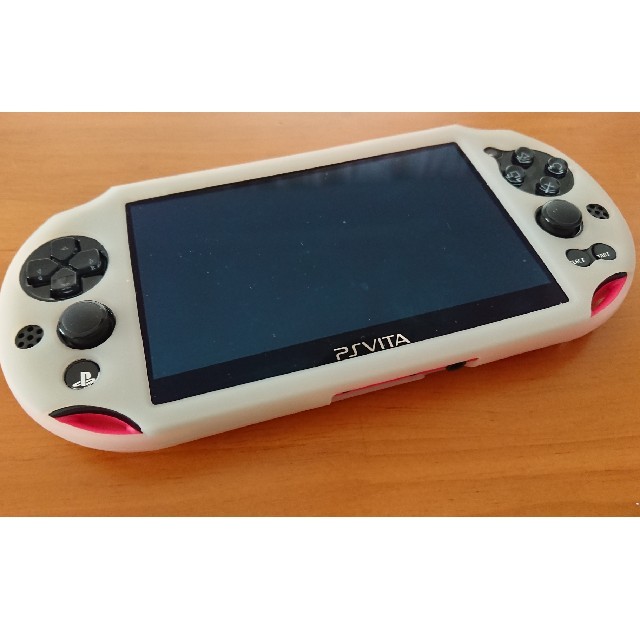 PlayStation Vita(プレイステーションヴィータ)のKris様専用  PSVita PCH-2000 Pink/Black   エンタメ/ホビーのゲームソフト/ゲーム機本体(携帯用ゲーム機本体)の商品写真