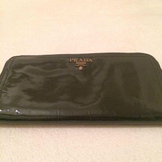 プラダ(PRADA)の長財布(財布)