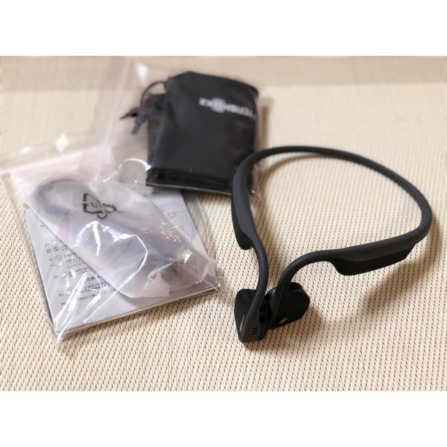 AFTRESHOKZ 骨伝導イヤホン Bluetooth スマホ/家電/カメラのオーディオ機器(ヘッドフォン/イヤフォン)の商品写真
