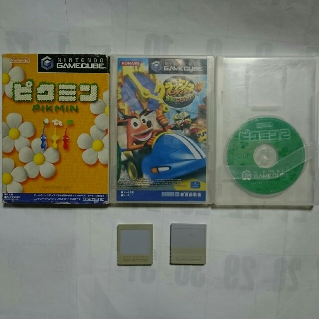 ニンテンドーゲームキューブ(ニンテンドーゲームキューブ)のクラッシュバンディクー ニトロカート、ピクミン1・2+メモリーカード ジャンク! エンタメ/ホビーのゲームソフト/ゲーム機本体(家庭用ゲームソフト)の商品写真