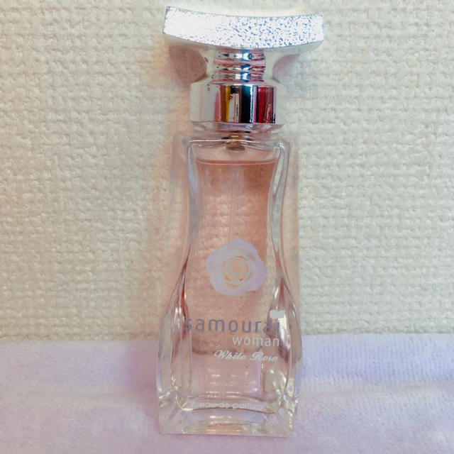 SAMOURAI(サムライ)のSAMOURAI women サムライウーマン ホワイトローズ コスメ/美容の香水(香水(女性用))の商品写真