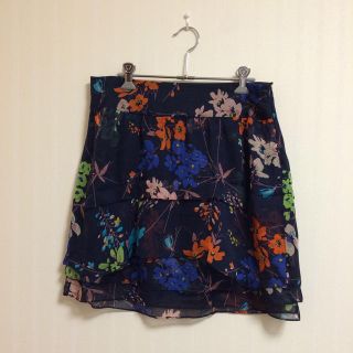 ザラ(ZARA)のZARA❤︎花柄スカート(ひざ丈スカート)