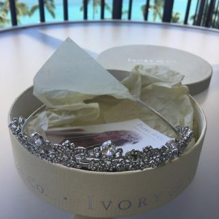 ヴェラウォン(Vera Wang)のIvory&Co Elizabeth ティアラ(その他)