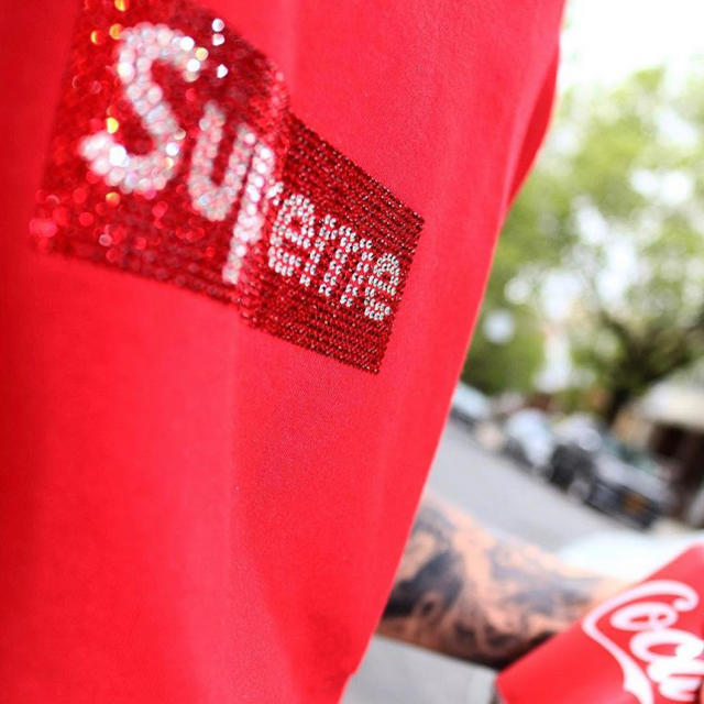 Supreme(シュプリーム)のJustin様専用 Supreme®/Swarovski® Box Logo メンズのトップス(パーカー)の商品写真