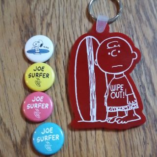 スヌーピー(SNOOPY)のスヌーピー　缶バッジ　キーホルダー　ハワイ　セットで♫(キャラクターグッズ)