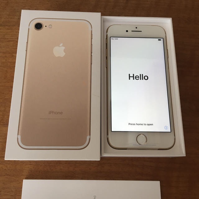 iPhone - 新品 ドコモ iPhone7 32GB ゴールド ② の通販 by らまらま's shop｜アイフォーンならラクマ