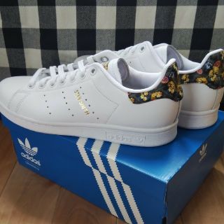 アディダス(adidas)のyoko1979様専用！！【新品】adidasスタンスミス花柄（24.5cm）(スニーカー)