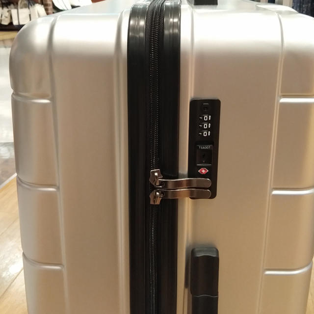 軽量スーツケース大型送料無料