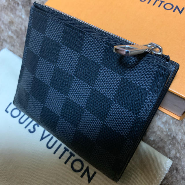 LOUIS VUITTON （ルイヴィトン）ダミエグラフィット　ポルトフォイユ