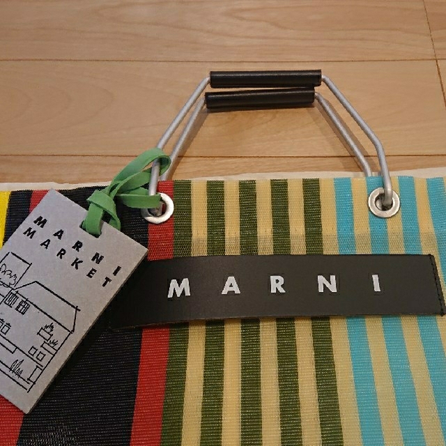 Marni(マルニ)のMARNI ○ トートバッグ ○ フラワーカフェ ○クーポン対象！ レディースのバッグ(かごバッグ/ストローバッグ)の商品写真