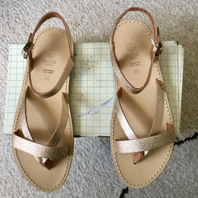 レア新品!ゴールデングース シャンパンゴールド イタリア製 22~22.5