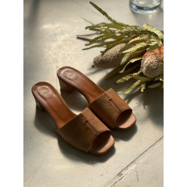 louren middle heel sandal