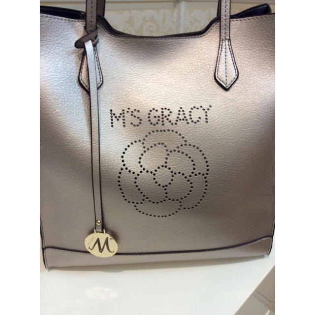M'S GRACY(エムズグレイシー)のエムズグレイシー 2018❤️カタログ掲載トートバッグ❤️シャンパンゴールド レディースのバッグ(トートバッグ)の商品写真