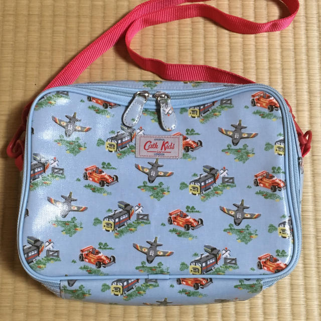 Cath Kidston(キャスキッドソン)のキャスキッドソン 保冷バッグ  キッズ  飛行機 キッズ/ベビー/マタニティのこども用バッグ(ポシェット)の商品写真