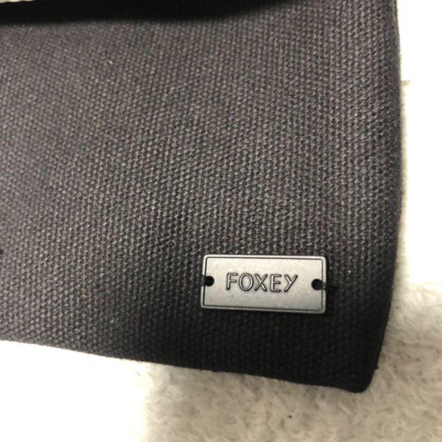 FOXEY(フォクシー)のFOXEY　リボンポーチ　未使用品 レディースのファッション小物(ポーチ)の商品写真