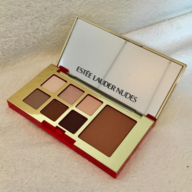 Estee Lauder(エスティローダー)の新品 未使用 エスティーローダー  アイシャドウ チーク パレット コスメ/美容のキット/セット(コフレ/メイクアップセット)の商品写真