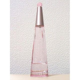 イッセイミヤケ(ISSEY MIYAKE)の美品 イッセイミヤケ ロードゥイッセイ フローラル EDT 50ml ISSEY(香水(女性用))