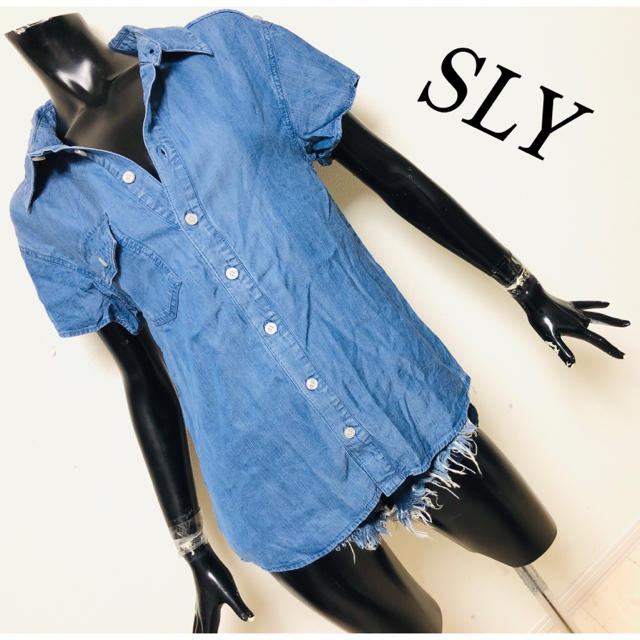 SLY(スライ)のSLY＊デニムシャツ レディースのトップス(シャツ/ブラウス(半袖/袖なし))の商品写真