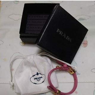 プラダ(PRADA)のみっちゃん様専用⭐本物⭐新品⭐プラダ　PRADA　ブレスレット　ピンク　リボン　(ブレスレット/バングル)