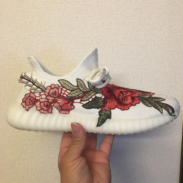 adidas(アディダス)のadidas  yeezy boost 350v2 custom メンズの靴/シューズ(スニーカー)の商品写真