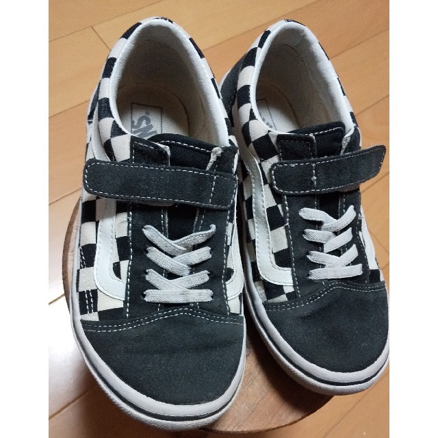 VANS(ヴァンズ)の子供靴スニーカー キッズ/ベビー/マタニティのキッズ靴/シューズ(15cm~)(スニーカー)の商品写真