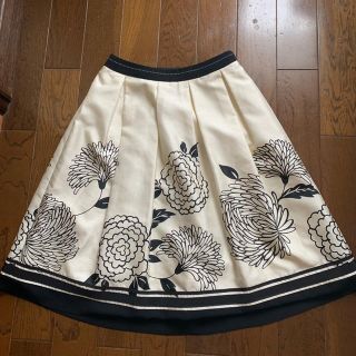 トゥービーシック(TO BE CHIC)のto be chic スカート(ひざ丈スカート)