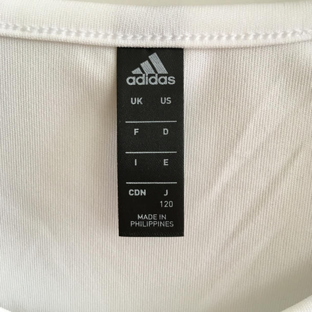 adidas(アディダス)の新品 adidas Tシャツ キッズ/ベビー/マタニティのキッズ服女の子用(90cm~)(Tシャツ/カットソー)の商品写真