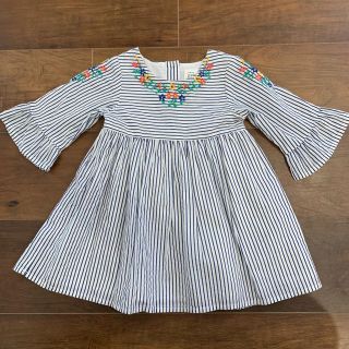 ベビーギャップ(babyGAP)のbabyGAP 刺繍フレアスリーブワンピース 18-24m(ワンピース)