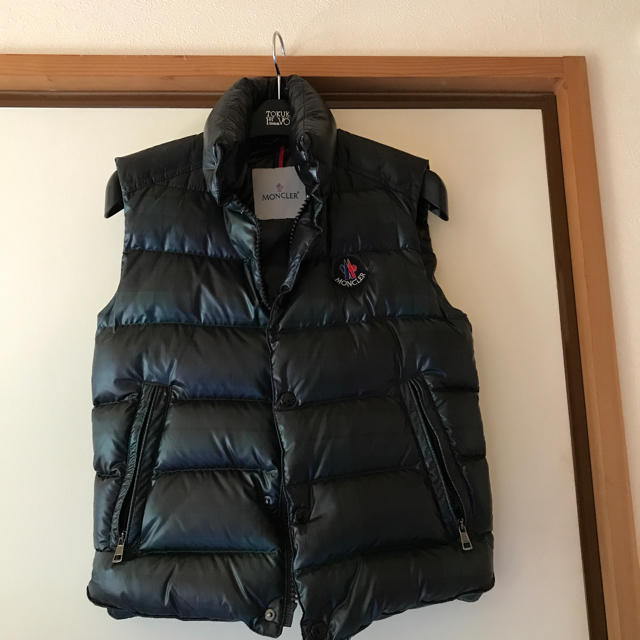 MONCLER(モンクレール)のモンクレール ダウンベスト メンズのジャケット/アウター(ダウンベスト)の商品写真