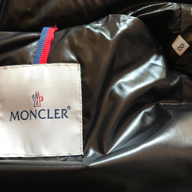 MONCLER(モンクレール)のモンクレール ダウンベスト メンズのジャケット/アウター(ダウンベスト)の商品写真