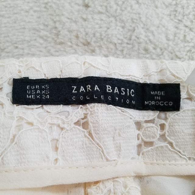 ZARA(ザラ)のZARA　レースショートパンツ　xs ホワイト レディースのパンツ(ショートパンツ)の商品写真