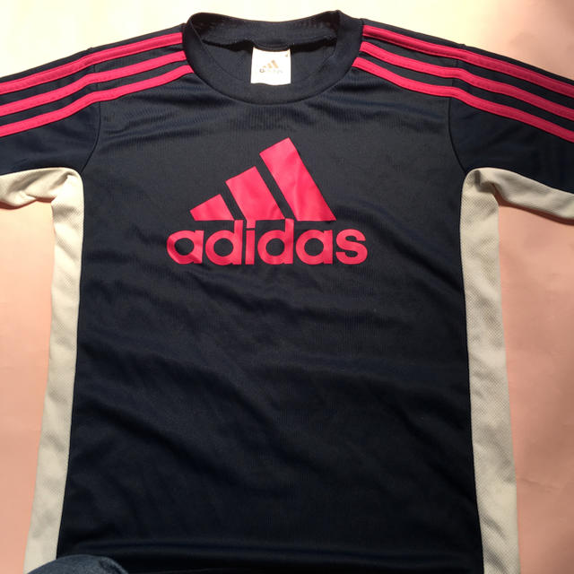 adidas(アディダス)のアディダス 女の子Tシャツ キッズ/ベビー/マタニティのキッズ服女の子用(90cm~)(Tシャツ/カットソー)の商品写真