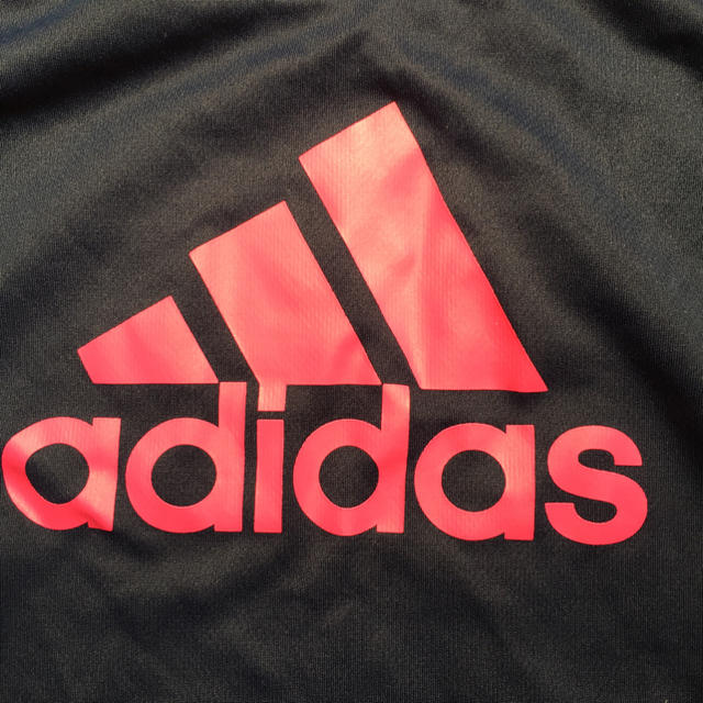 adidas(アディダス)のアディダス 女の子Tシャツ キッズ/ベビー/マタニティのキッズ服女の子用(90cm~)(Tシャツ/カットソー)の商品写真