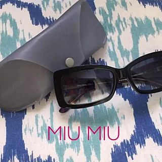 ミュウミュウ(miumiu)のMiu Miu サングラス 《訳あり》(サングラス/メガネ)