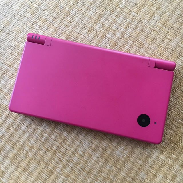 ニンテンドーDS(ニンテンドーDS)のDSi ピンク エンタメ/ホビーのゲームソフト/ゲーム機本体(携帯用ゲーム機本体)の商品写真