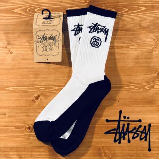 ステューシー(STUSSY)の【正規品】STUSSY リンクロゴ ソックス / ホワイト / ブラック(ソックス)