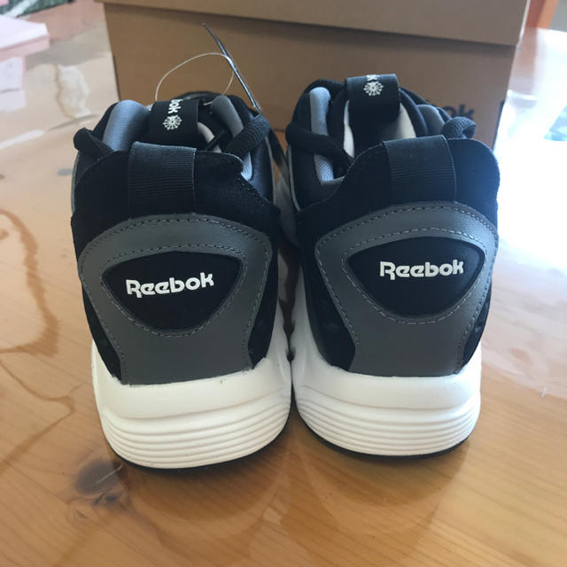 Reebok(リーボック)のReebok リーボック dmx1200 CLASSIC クラッシック 25cm レディースの靴/シューズ(スニーカー)の商品写真