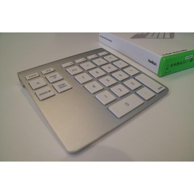 Macテンキー(Belkin YourType Wireless KeyPad) スマホ/家電/カメラのPC/タブレット(PC周辺機器)の商品写真