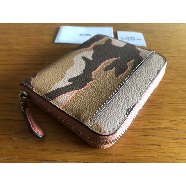 COACH(コーチ)の専用【sale】 coach 新品 財布 カモフラ ピンク レディースのファッション小物(財布)の商品写真