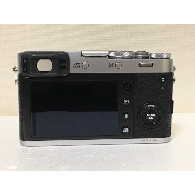 富士フイルム(フジフイルム)の富士フイルム X100F スマホ/家電/カメラのカメラ(コンパクトデジタルカメラ)の商品写真