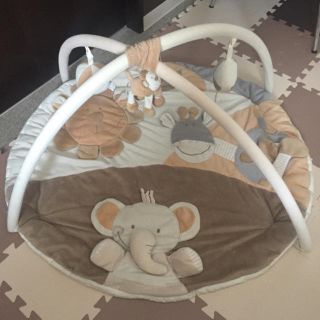 トイザらス フロアマットの通販 40点 トイザらスのキッズ ベビー マタニティを買うならラクマ トイザらス フロアマットの通販 40点 トイザらスのキッズ ベビー マタニティを買うならラクマ