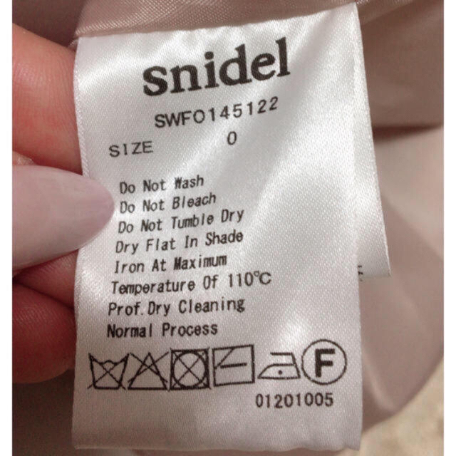 SNIDEL(スナイデル)のスナイデル ワンピース レディースのワンピース(ひざ丈ワンピース)の商品写真