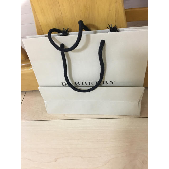 BURBERRY(バーバリー)のBURBERRY紙袋 レディースのバッグ(ショップ袋)の商品写真