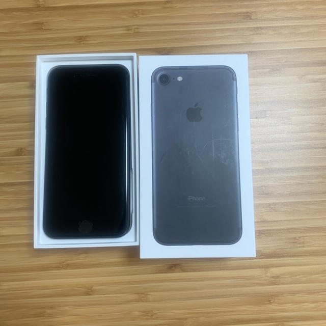 iPhone 7 Black 32 GB docomo バッテリー97%スマートフォン本体