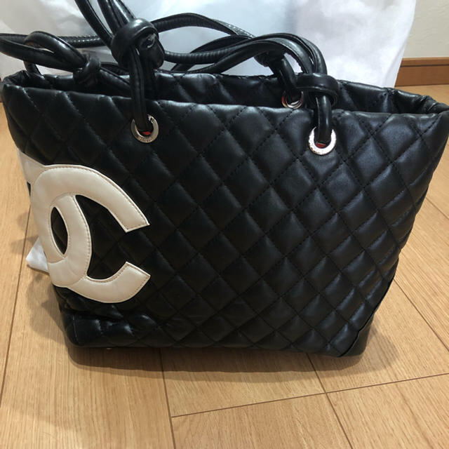 CHANEL(シャネル)のCHANEL カンボンライン 20000→18000値下げ レディースのバッグ(ハンドバッグ)の商品写真