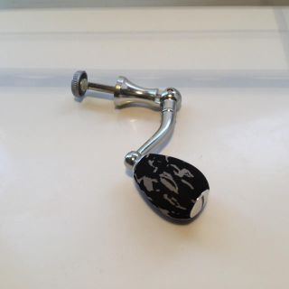 新品♦️ Daiwa ダイワ 用 カスタムリールハンドル 迷彩黒(リール)