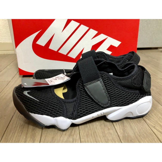 NIKE(ナイキ)のNIKE ナイキ エアリフト ブリーズ 黒 25cm 新品 AIR RIFT レディースの靴/シューズ(サンダル)の商品写真