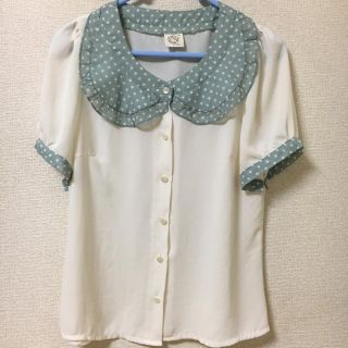 美品！ドット柄ブラウス(シャツ/ブラウス(半袖/袖なし))